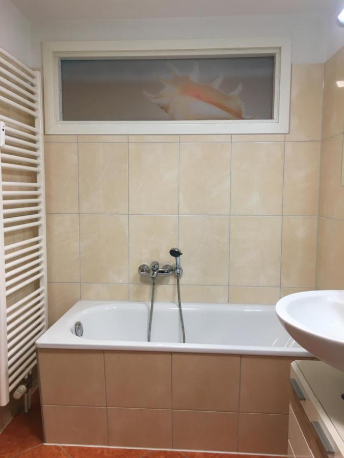 2-Zimmer-Wohnung In Stralsunds Altstadt Esterno foto